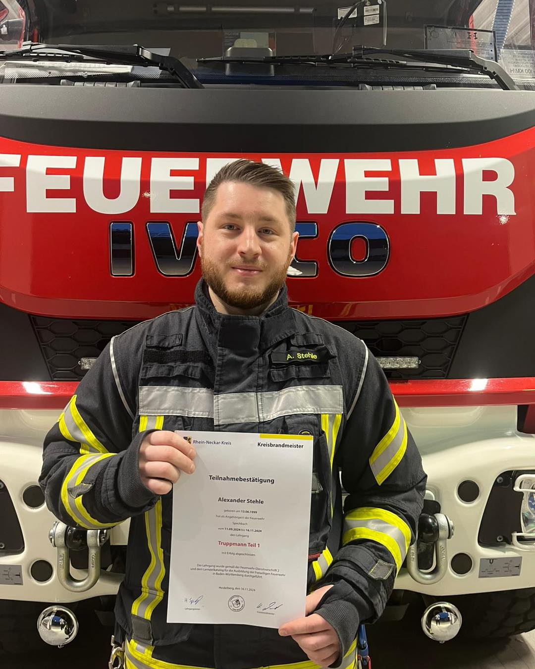 🎉 Herzlichen Glückwunsch an unseren Kameraden Alexander Stehle zur erfolgreich bestandenen Grundausbildung! 🚒